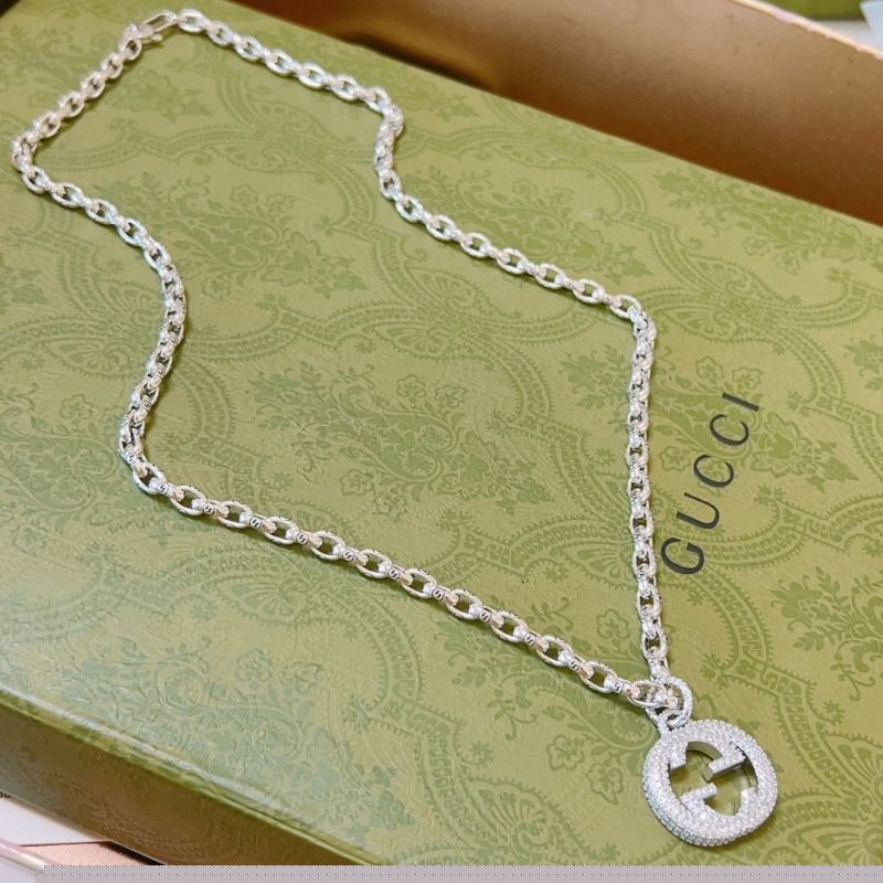 G*u*i necklaces